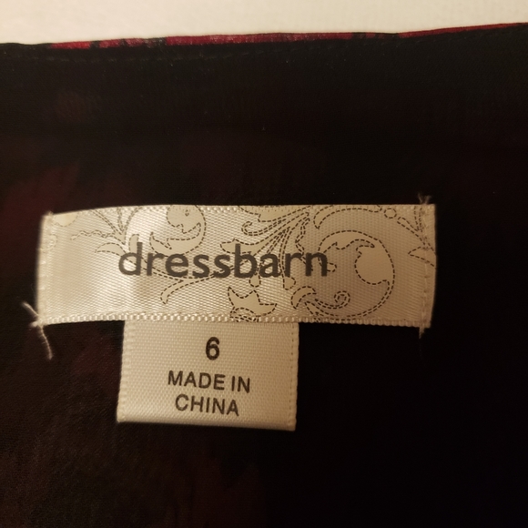 Sleeveless Maroon Pocket Dress - Picture 8 of 16